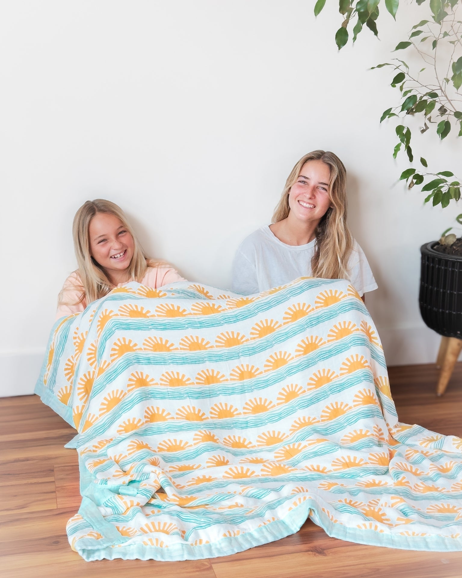 Sun + Wave Organic Muslin Throw Blanket - Coca + B.