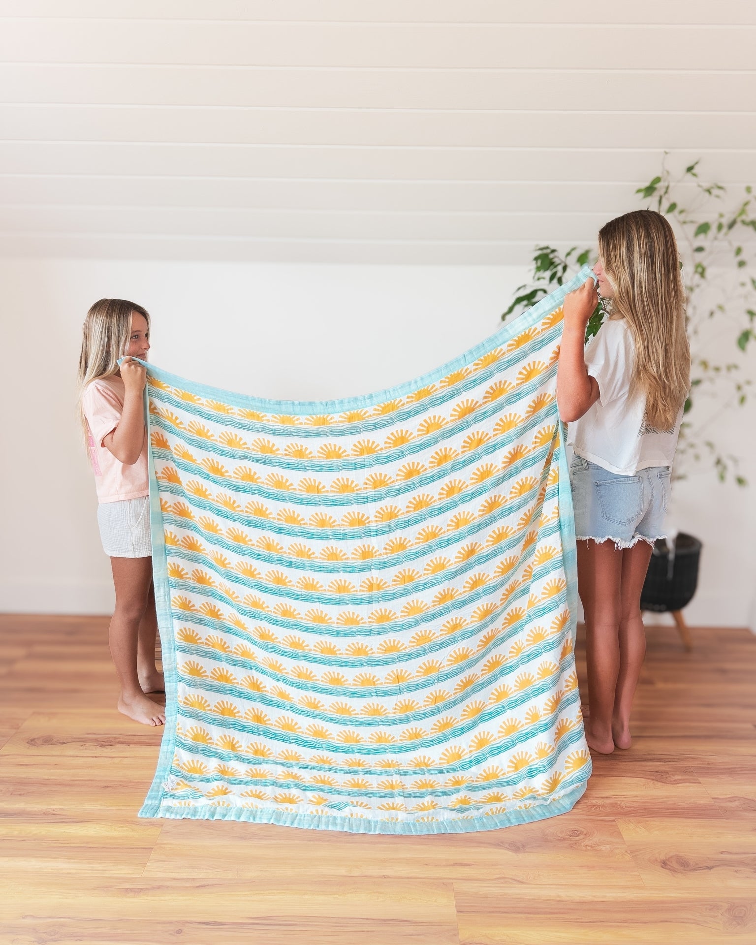 Sun + Wave Organic Muslin Throw Blanket - Coca + B.